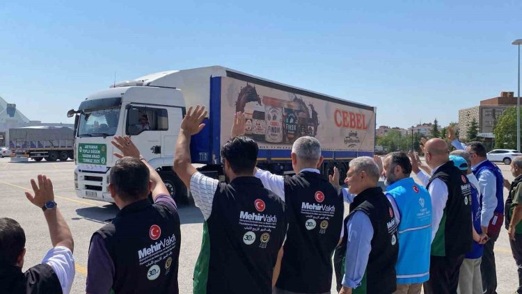 Adıyaman’a 100 çiftin düğünü için çeyiz yardımları tırlarla yola çıktı