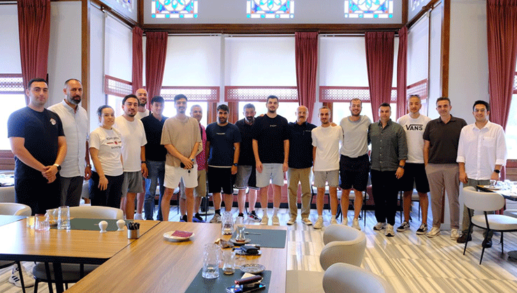 Basketbol antrenörleri, güç birliği için buluştu