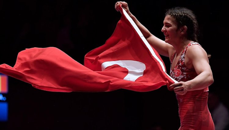 Milli güreşçi Nesrin Baş tarihe geçti