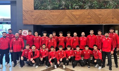 Milli güreşçilerden madalya yağmuru