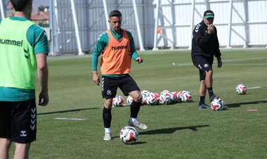 Konyaspor yeniden toplanıyor
