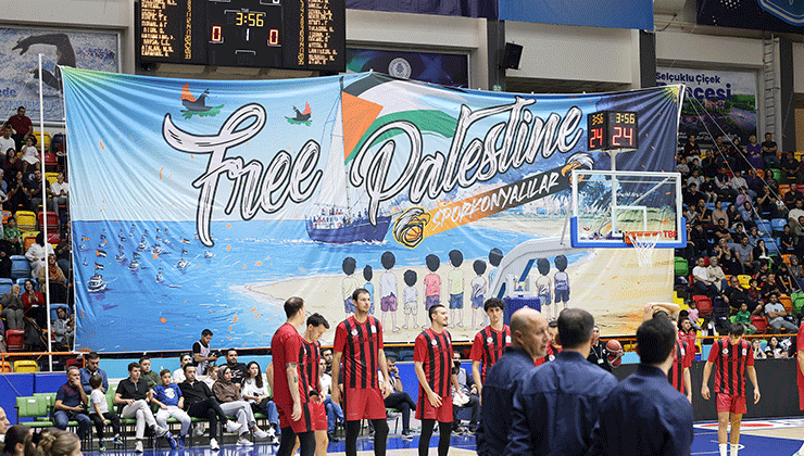 Büyükşehir Belediyespor – Gaziantep Basketbol maçında Gazze’ye destek pankartı açıldı