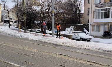 Beklenen Kar Yağışı Seydişehir’e Bereket Getirdi: Belediye Ekipleri Gece Boyu Sahadaydı