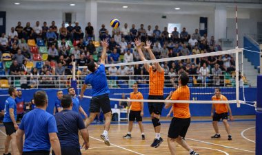 Karatay Belediyesi’nde birimler arası voleybol turnuvası başladı