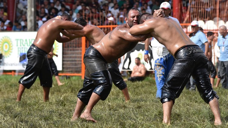 Kırkpınar’da Lig Sistemi Krizi: Başpehlivanlar Güreşmeme Kararı Aldı