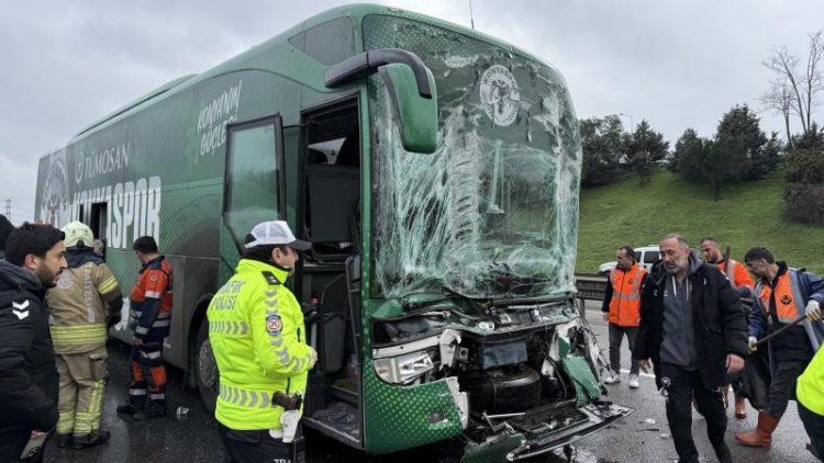 Konyaspor U19 Takımını Taşıyan Otobüs İstanbul’da Kaza Yaptı!