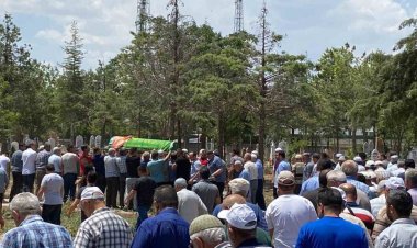 Konya’da Silahlı Saldırıda Hayatını Kaybeden Ümmü Döğer Toprağa Verildi