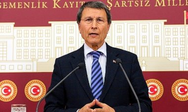 Kutlu Parti’de Genel Başkan Belli Oldu: Yusuf Halaçoğlu Göreve Seçildi