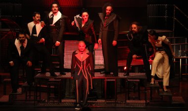 KONYA ŞEHİR TİYATROSU’NA ULUSLARARASI JÜRİDEN “YILIN OYUNU” ÖDÜLÜ