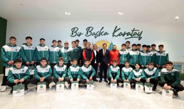 ŞAMPİYON SPORCULARDAN BAŞKAN HASAN KILCA’YA ZİYARET!