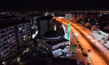 Başkan Altay ve Başkan Kavuş Konyalıların İlk Teravih Namazı Heyecanına Ortak Oldu
