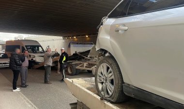 Konya’da Trafik Kazası: Servis Aracı ile Otomobil Çarpıştı, 5 Yaralı
