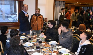 Başkan Altay, Konya’daki Gazzeli Ailelerle İftar Sofrasında Bir Araya Geldi!