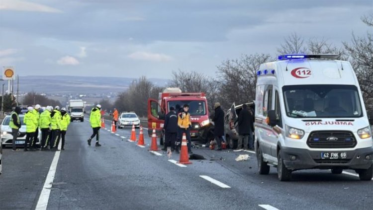 Refüje Çarpan Hafif Ticari Araç Tırla Çarpıştı: 1 Kişi Hayatını Kaybetti!