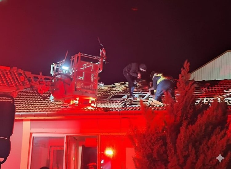 Kulu’da Gece Saatlerinde Çatı Yangını: İtfaiye Müdahalesiyle Kontrol Altına Alındı
