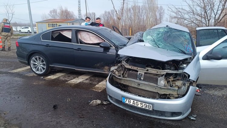 Trafik Kazası Can Aldı: Bingöl’de 1 Ölü, 4 Yaralı