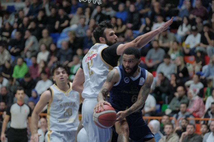 BÜYÜKŞEHİR EVİNDE FARKLI KAZANDI!