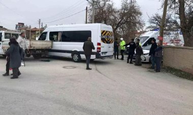 Konya'da Okul Servisi ile Belediye Aracı Çarpıştı: 5 Yaralı