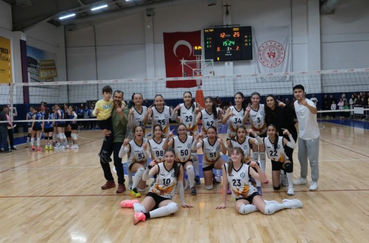 Konya Anka Spor Kulübü Midi Kızlar Voleybol Ligi’nde Namağlup Şampiyon!
