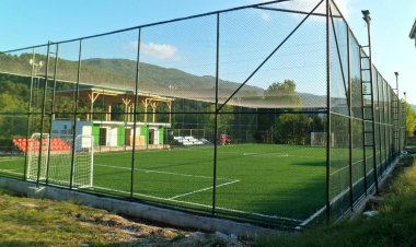 Karatay’dan 22 milyonluk spor yatırımı: Okullara FIFA standartlarında sahalar