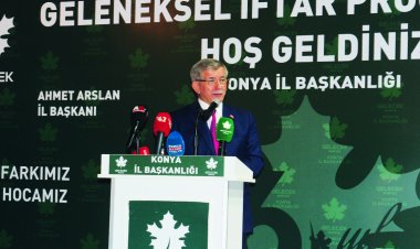 Davutoğlu Konya’da İftar Programında Vatandaşlarla Buluştu!