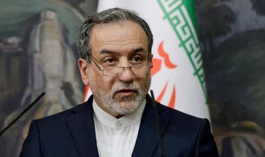 İran’dan Rejim Değişikliği Mesajı: “Bu İmkânsız Bir Görevdir”