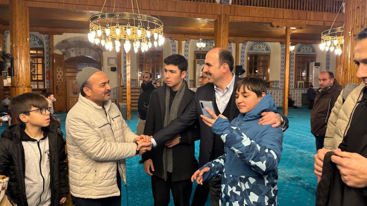 Konya’da Kapı Camii’nde Ümmet Sofrası Kuruldu: Başkan Altay Vatandaşlarla İftarda Buluştu