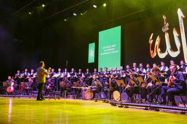 SELÇUKLU’DA “GÖNÜLDEN İLAHİLER” KONSERİNE YOĞUN İLGİ