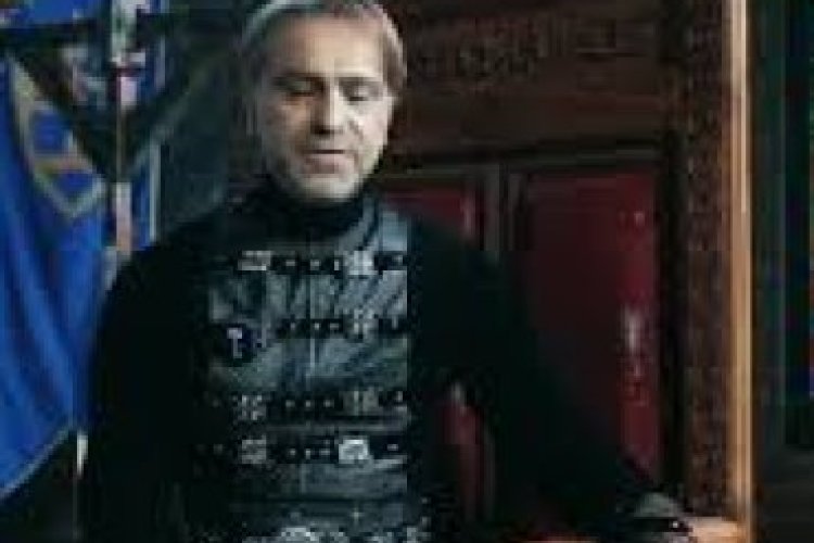 Bir yolculuğa çıkmak zorunda kalsanız, valizinize ilk neyi koyarsınız?